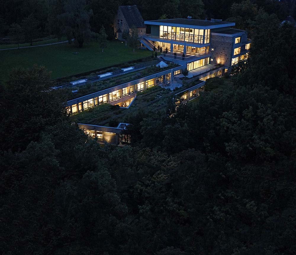 Das GDI – eine einzigartige Eventlocation mit Blick auf Zürichsee und Alpen Das GDI – eine einzigartige Eventlocation mit Blick auf Zürichsee und Alpen