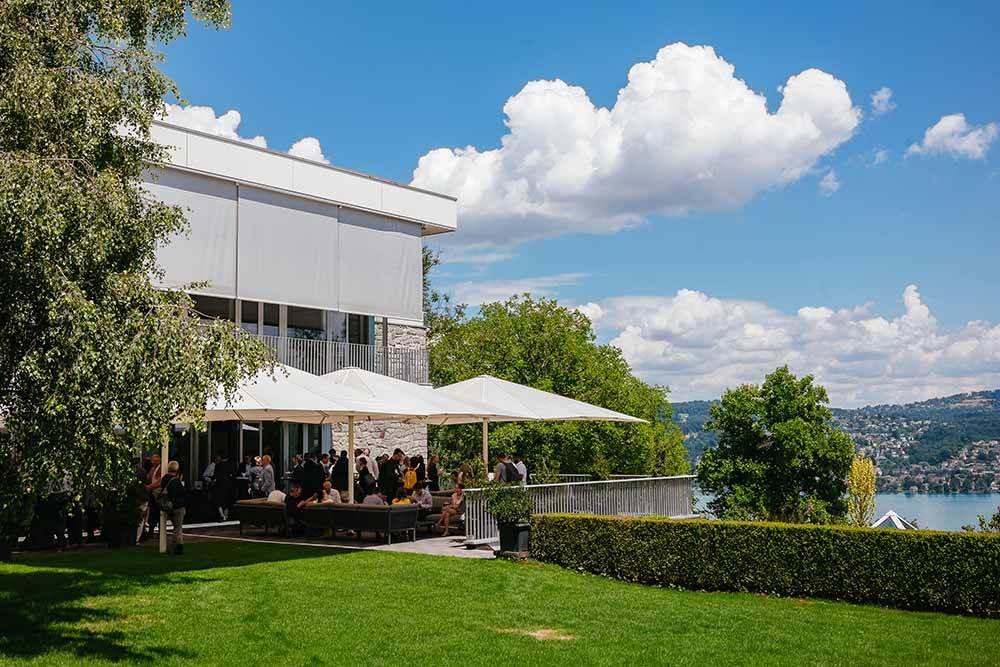 Das GDI – eine einzigartige Eventlocation mit Blick auf Zürichsee und Alpen Das GDI – eine einzigartige Eventlocation mit Blick auf Zürichsee und Alpen
